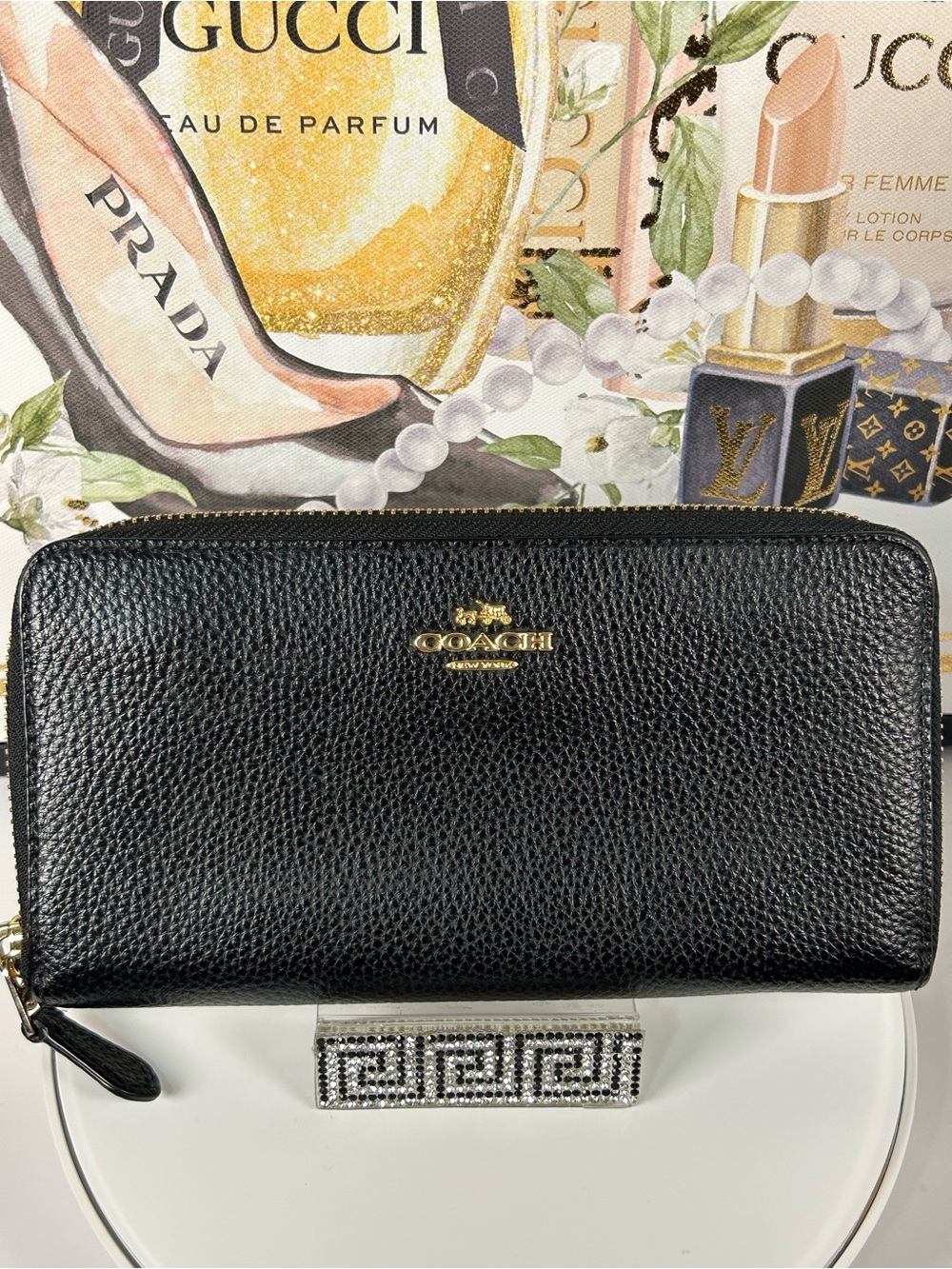 COACH Leather Zip Around Wallet 😍🖤